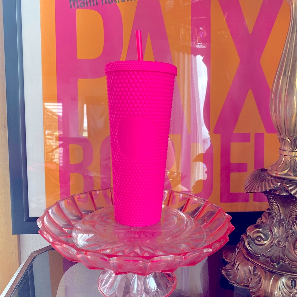 💕💄👄👑🌸 Neon Pink NWT Overseas Barbie Studded